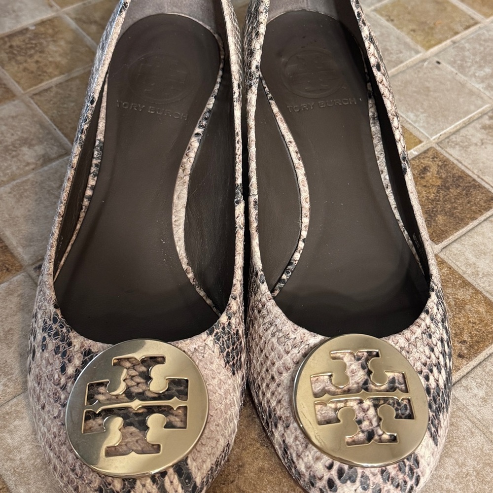 Tory Burch Beige Snakeskin Loafers with Gold Emblem
